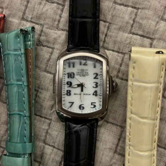 Women’s Invicta baby lupah watch main image 5
